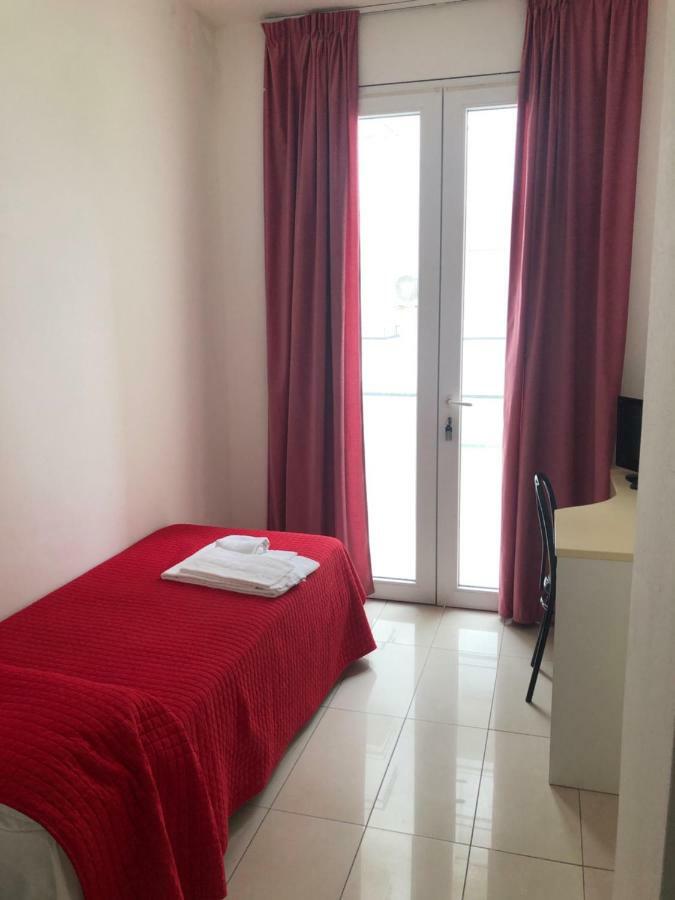 Hotel Nuova Riccione Esterno foto