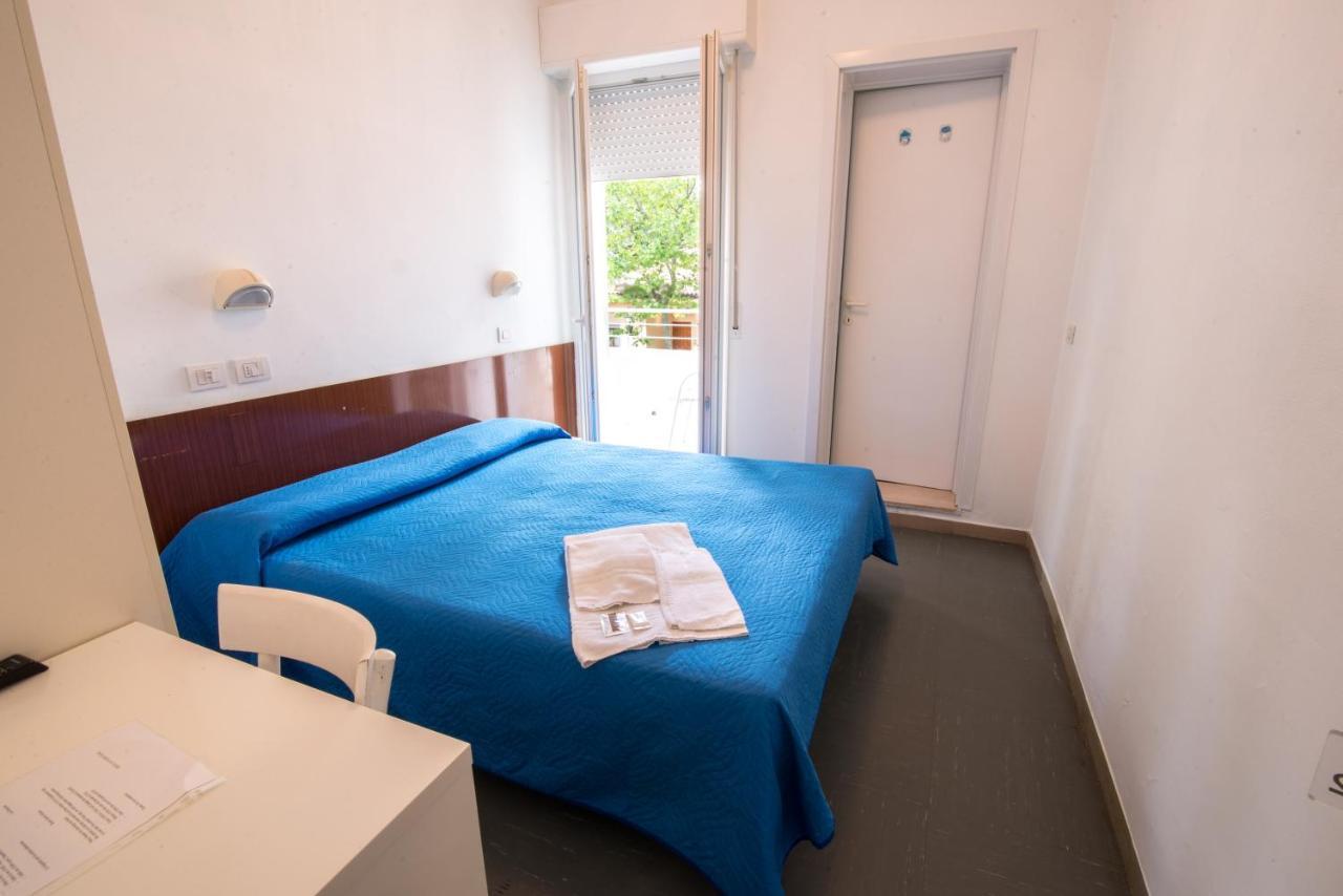 Hotel Nuova Riccione Esterno foto