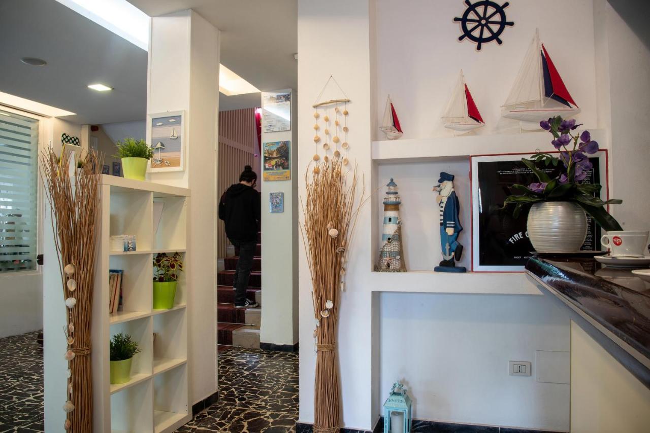 Hotel Nuova Riccione Esterno foto