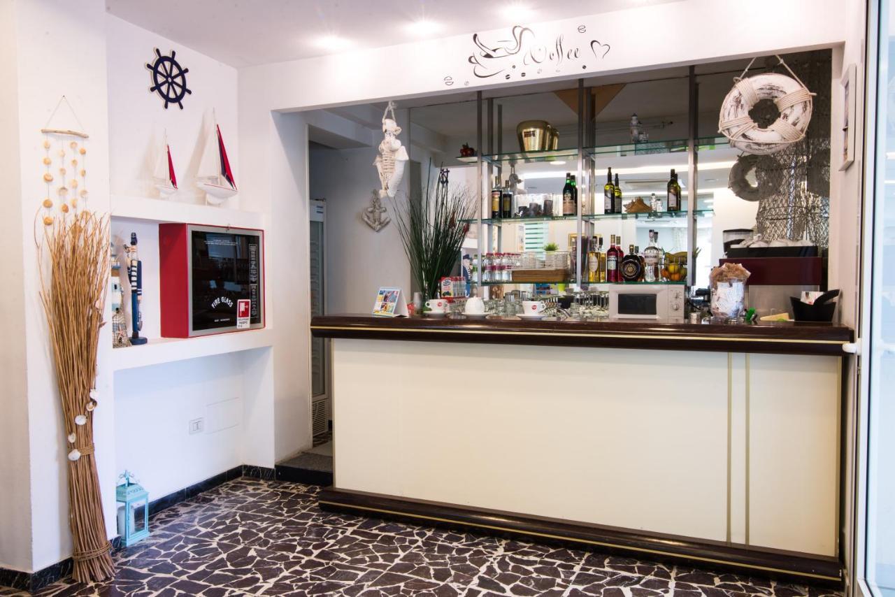 Hotel Nuova Riccione Esterno foto