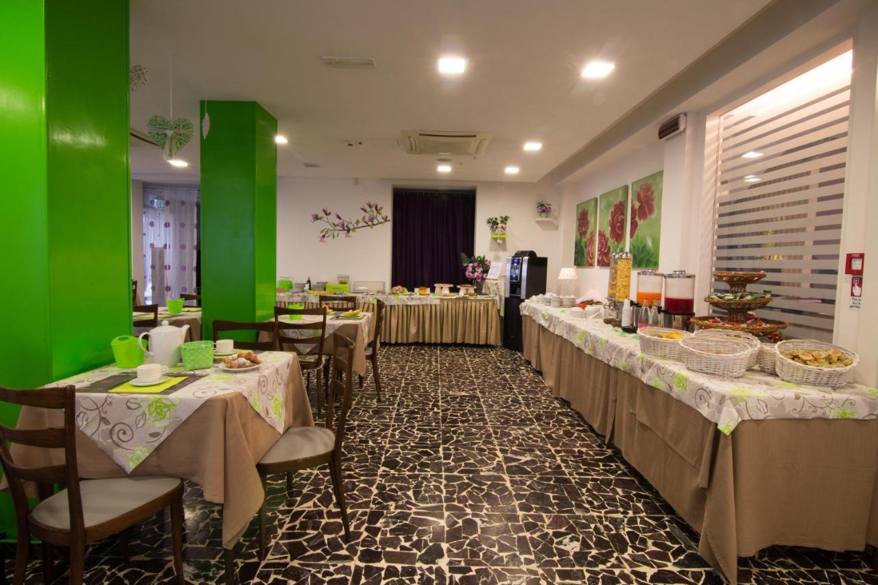 Hotel Nuova Riccione Esterno foto