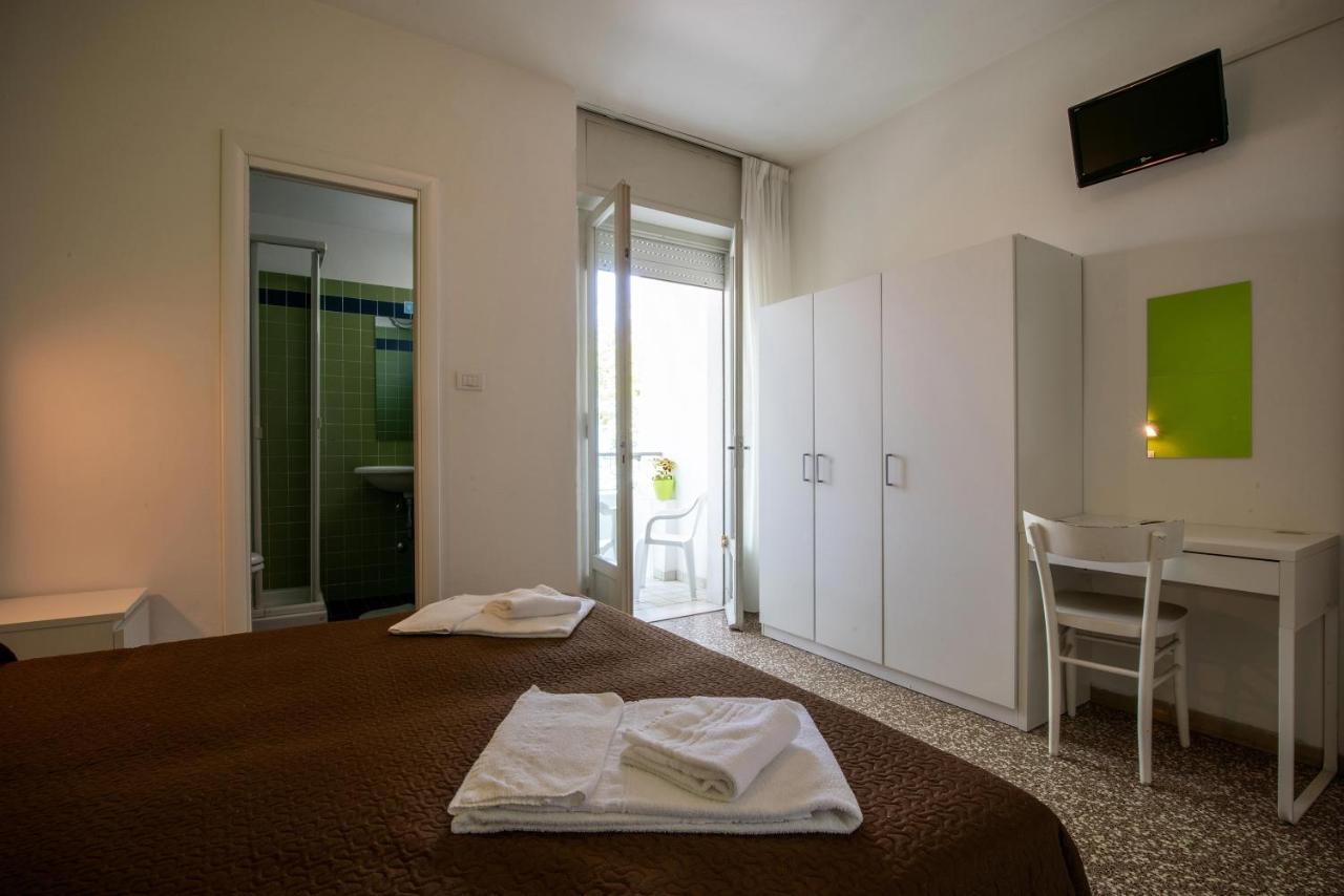 Hotel Nuova Riccione Esterno foto