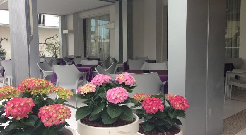 Hotel Nuova Riccione Esterno foto