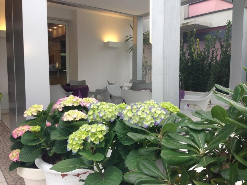 Hotel Nuova Riccione Esterno foto